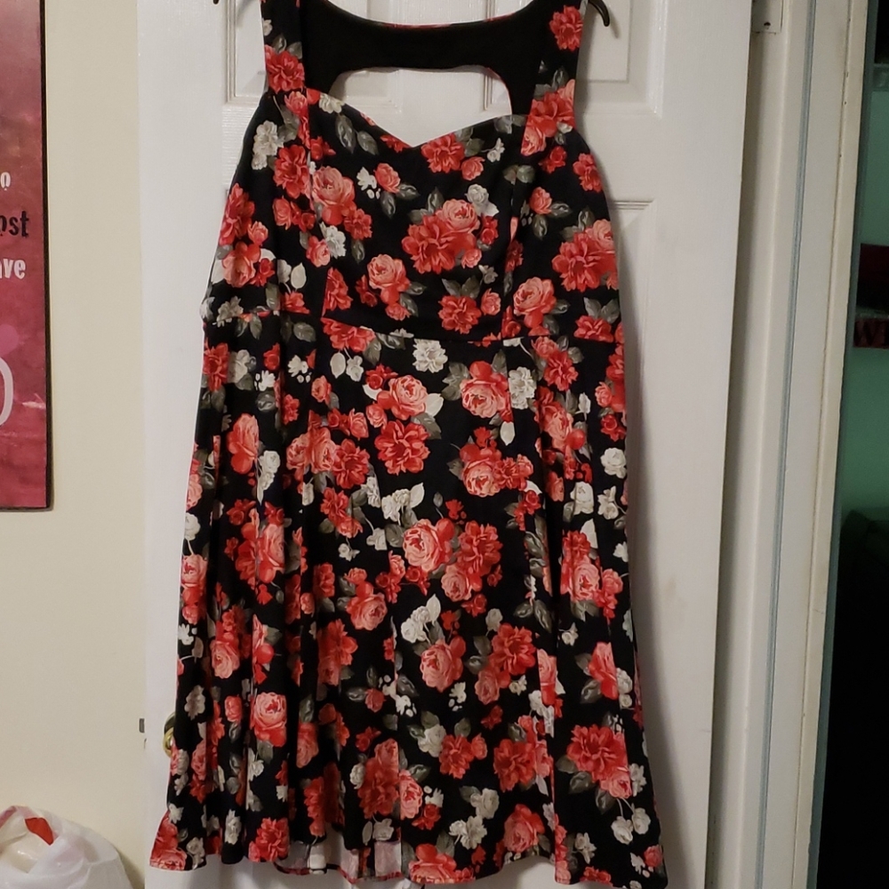 Torrid dress size 22 black with roses